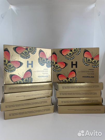 Hourglass палетка бабочка румяна хайлайтер