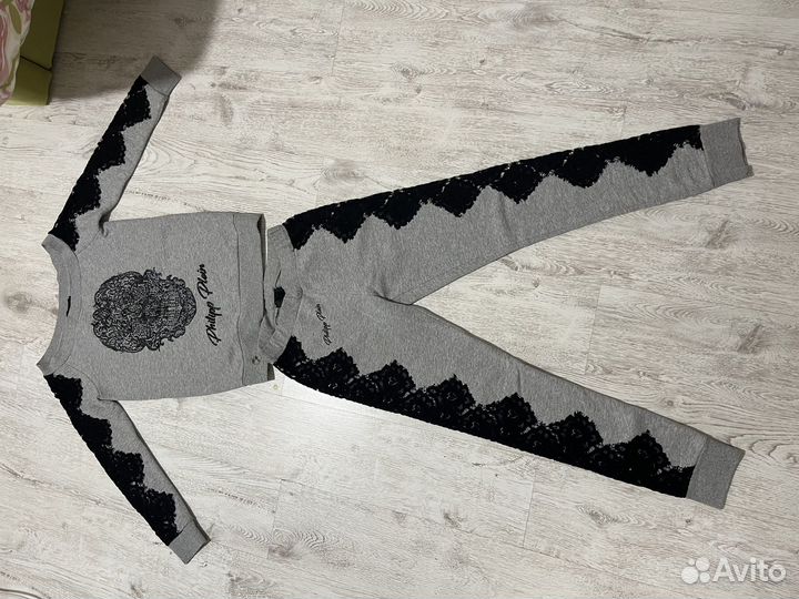 Костюм спортивный