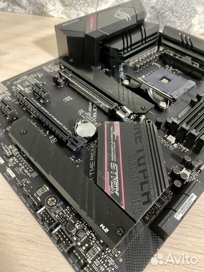 Asus Rog Strix B550-F Gaming (Wi-Fi)