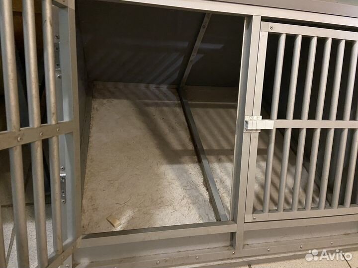 Автобокс для перевозки собак