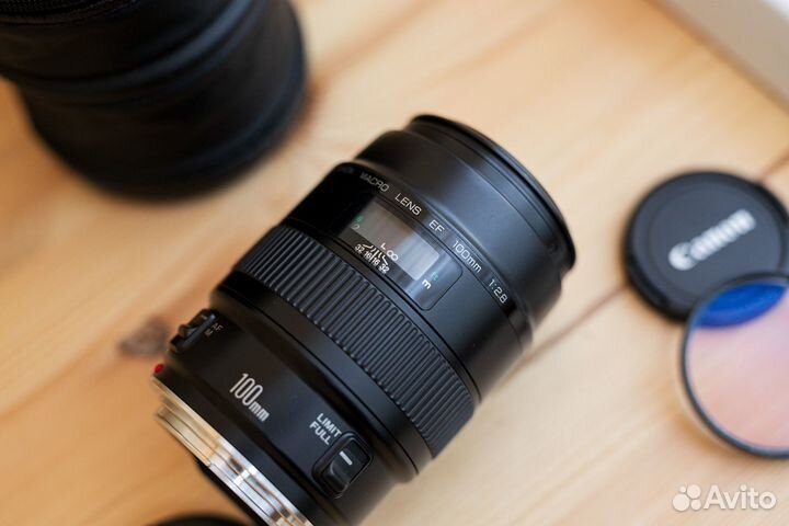 Canon EF 100mm f/2.8 Macro