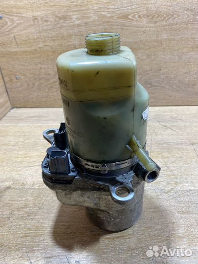 Насос гура Ford Focus 2