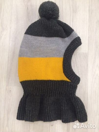 Шапка зимняя и демисезонная,варежки непромокайки