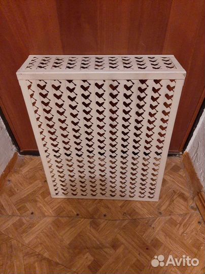 Металлический экран для чугунного радиатора