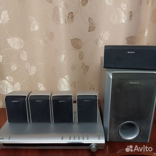 Домашний кинотеатр Sony DAV-DZ100