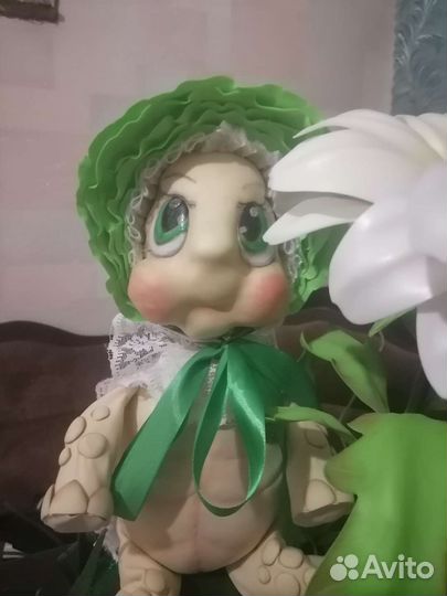 Черепашка с ромашкой