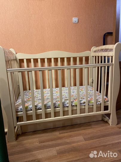 Детская кроватка
