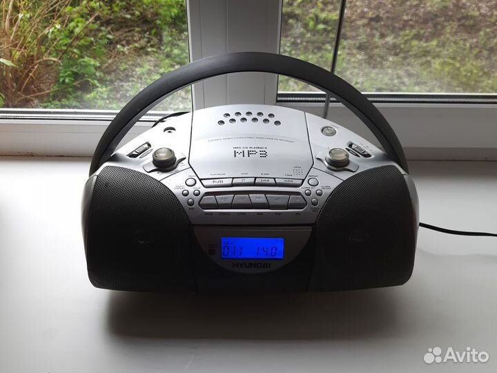 Магритофон Hyundai H-1404