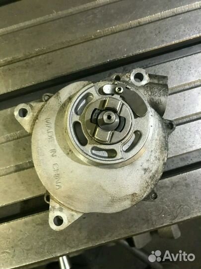 Насос вакуумный Ssang Yong D20DTF 6712300165