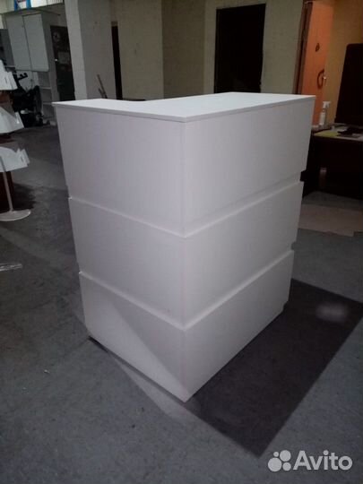 Угловая стойка ресепшн, новая