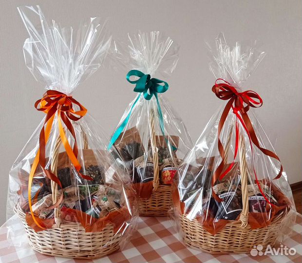 Подарки, подарочные наборы (чаи,варенья,маринады)