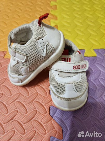 Кроссовки детские