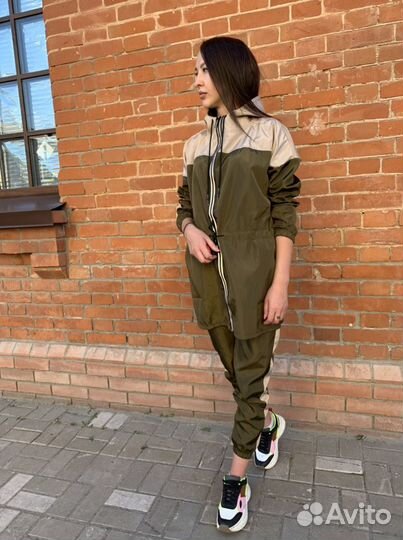 Спортивный костюм женский