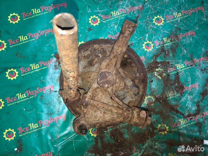 Кулак задний правый Kia Spectra