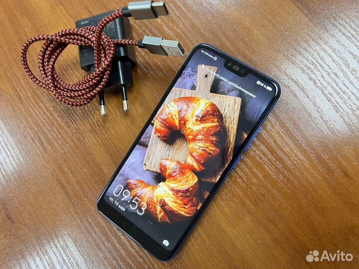 HONOR 10, 4/64 ГБ