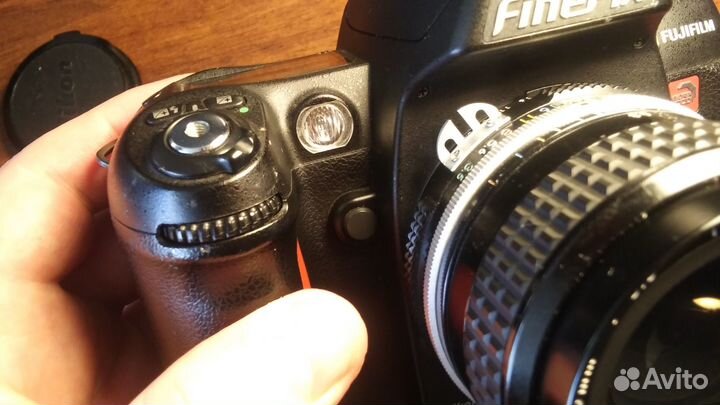 Камера Fuji Fine Pix S2 Pro + объектив Nikon 28mm