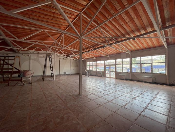 Сдам торговое помещение, 300 м²