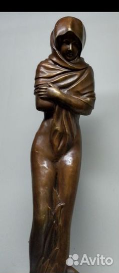 Скульптура озябшая зима