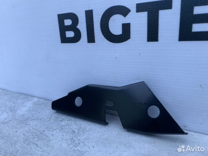 Кронштейн переднего бампера Mercedes A1188850201