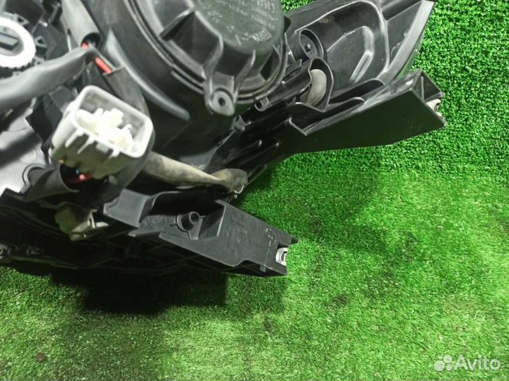 Фара (разное) Mitsubishi Outlander