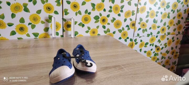 Crocs bump сандали с7