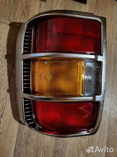 Задний фонарь стоп- сигнал Mitsubishi Pajero 2 лев