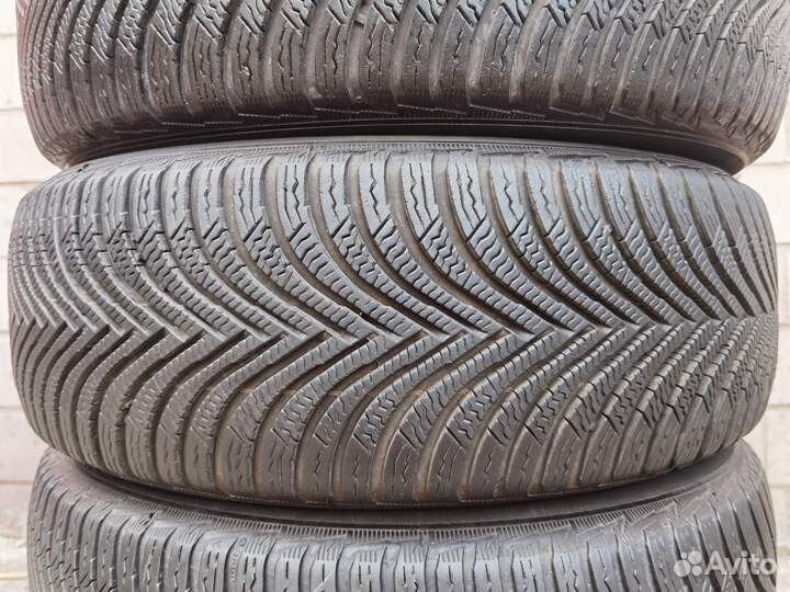 Michelin Alpin 5 215/65 R16 98H