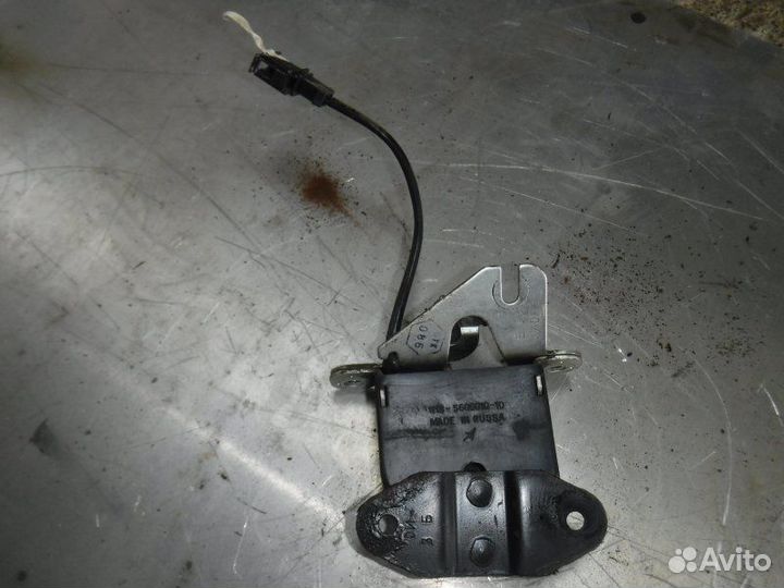 Замок крышки багажника Лада Приора 21126 2010