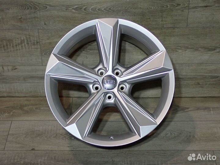 Комплект оригинальных R19 дисков Ауди Q7