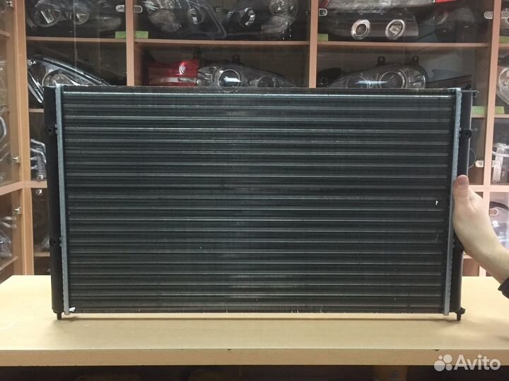 Радиатор охлаждения Фольксваген / Сеат