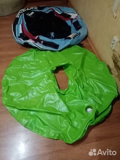 Надувная водная таблетка