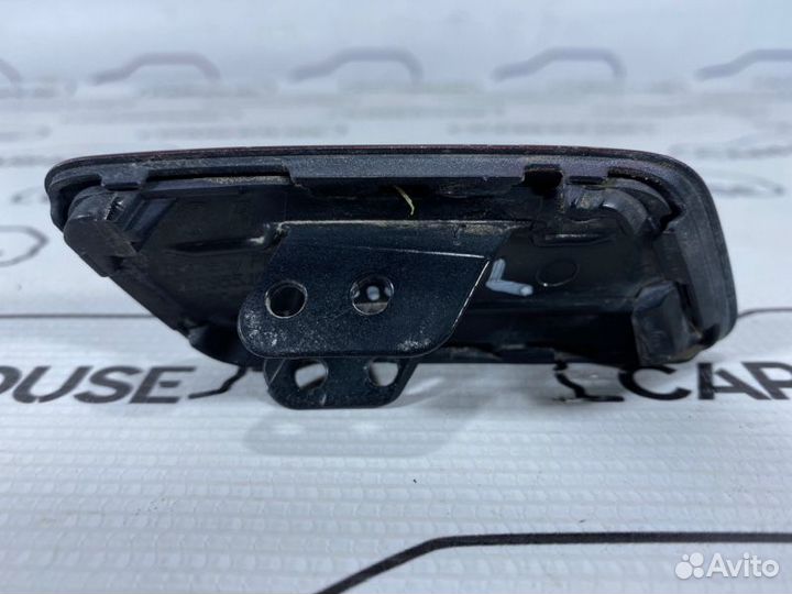 Крышка форсунки омывателя левая Volkswagen Passat