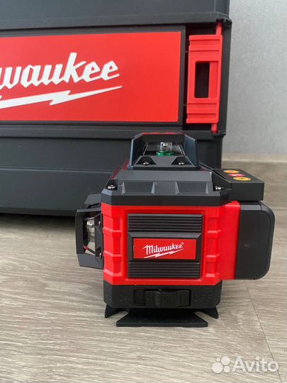 Лазерный уровень нивелир Millwoukee 4D 16 уровней