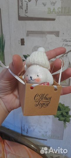 Сувенир новогодний. Заяц в шапке. Новый