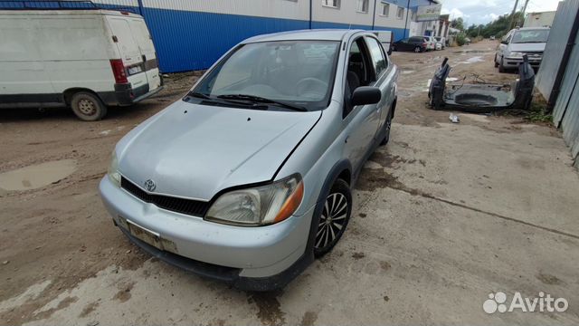 Toyota Echo 2002 1.5ат - на запчасти