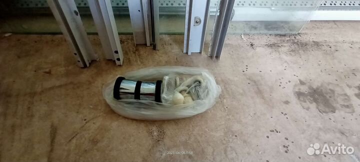 Стеклянная перегородка в ванную 150*150