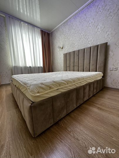 Кровать двухспальная с матрасом бу 160 200