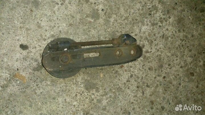 Натяжитель ремня генератора ej25d subaru