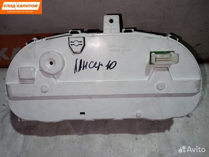 Панель приборов (щиток) Mitsubishi Lancer 10