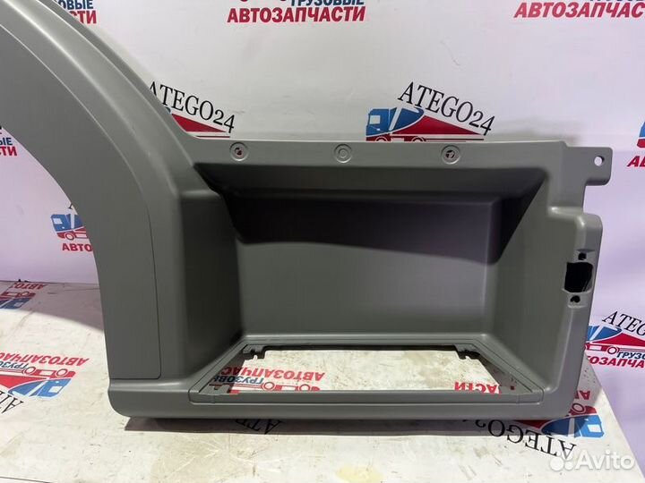 Крыло подножка ступенька правое Mercedes-Benz