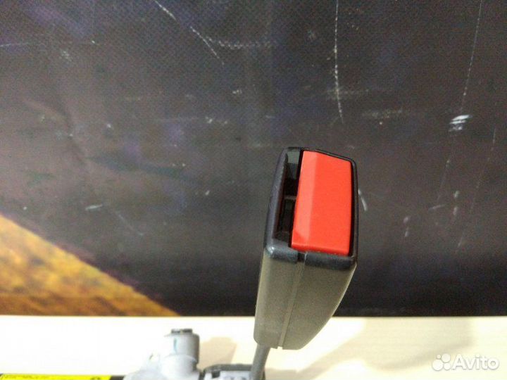 Замок ремня безопасности задний левый Bmw 530I E61