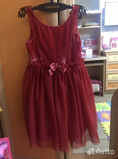 Бархотное платье benetton