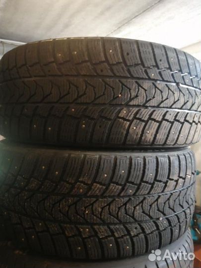 Dunlop Axiom Plus 225/50 R17