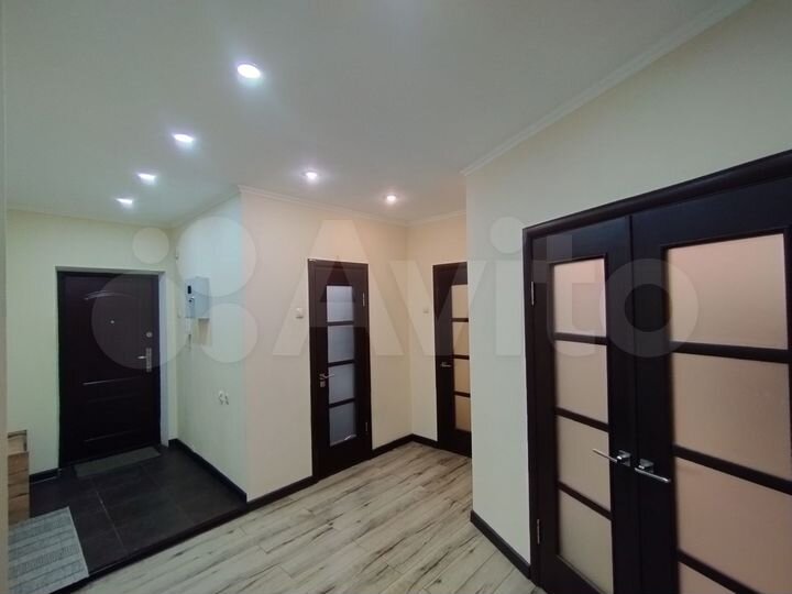 2-к. квартира, 74,4 м², 1/9 эт.