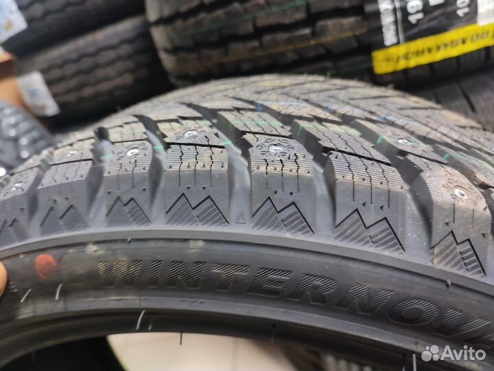 Zmax Winternova Stud II 225/40 R18
