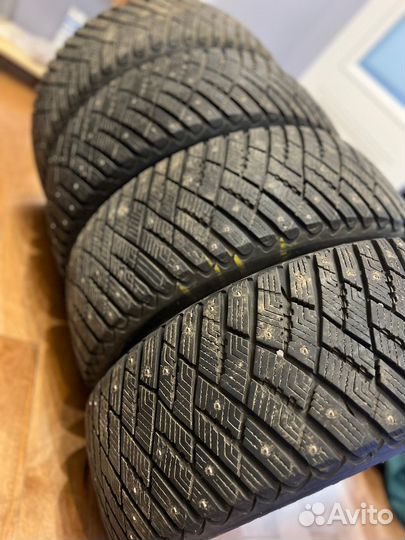 Goodyear UltraGrip 235/55 R18