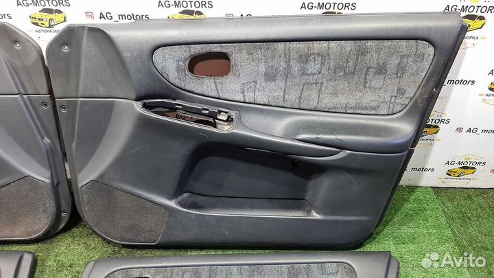 Обшивка карта двери Mazda 626 GF