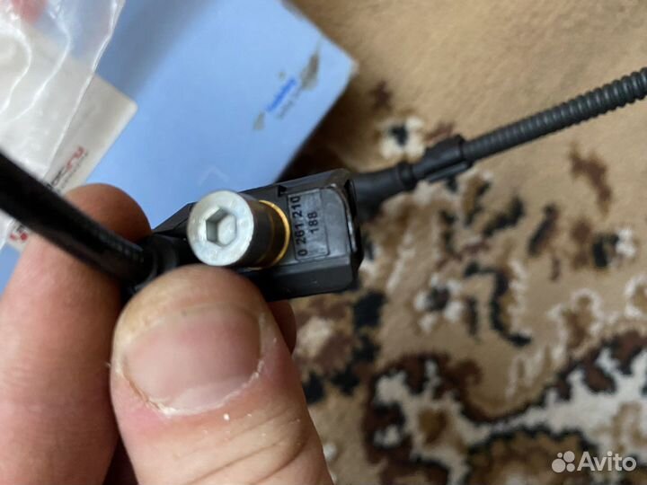 Датчик положения коленвала bosch