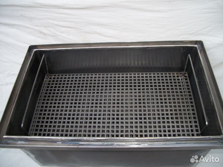 Коптильня с гидрозатвором новая