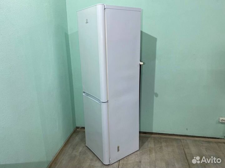 Холодильник indesit